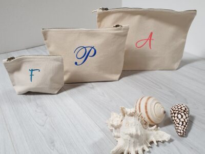 Pochette con iniziale